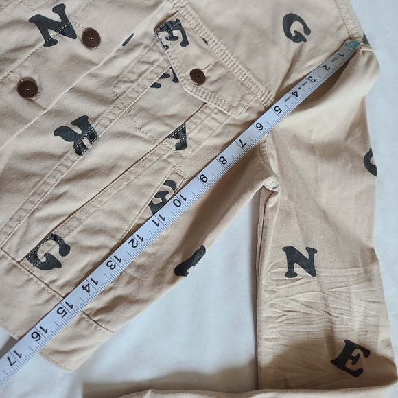 ❤️NWT BCBGeneration Nude/Blush/Black Scattered Alphabet Denim Jean Jacket, S - Picture 8 of 14